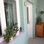 Gaestezimmer & Mayrhofer *