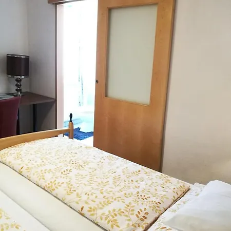 Gästezimmer&apartment Mayrhofer *