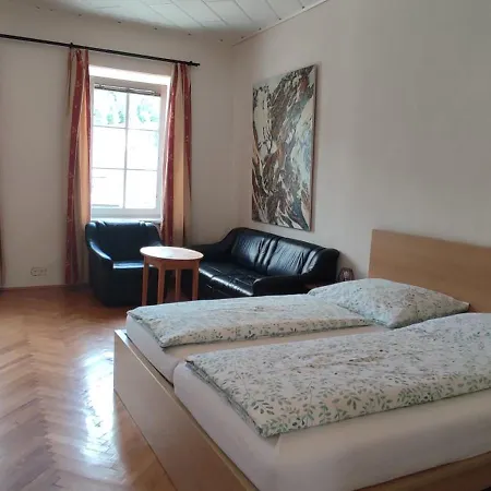 Gaestezimmer & Mayrhofer