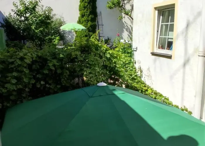 Gaestezimmer & Mayrhofer *