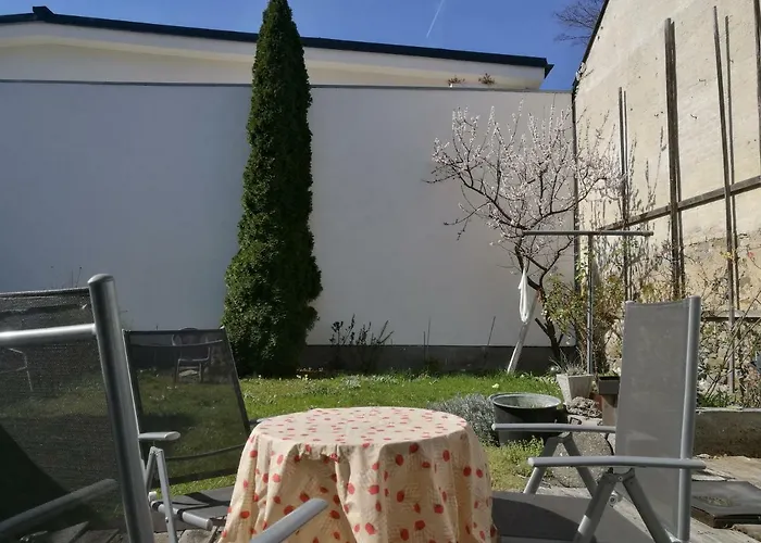 Gaestezimmer & Mayrhofer *