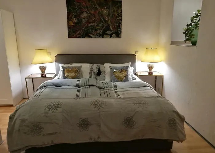 Gaestezimmer & Mayrhofer *